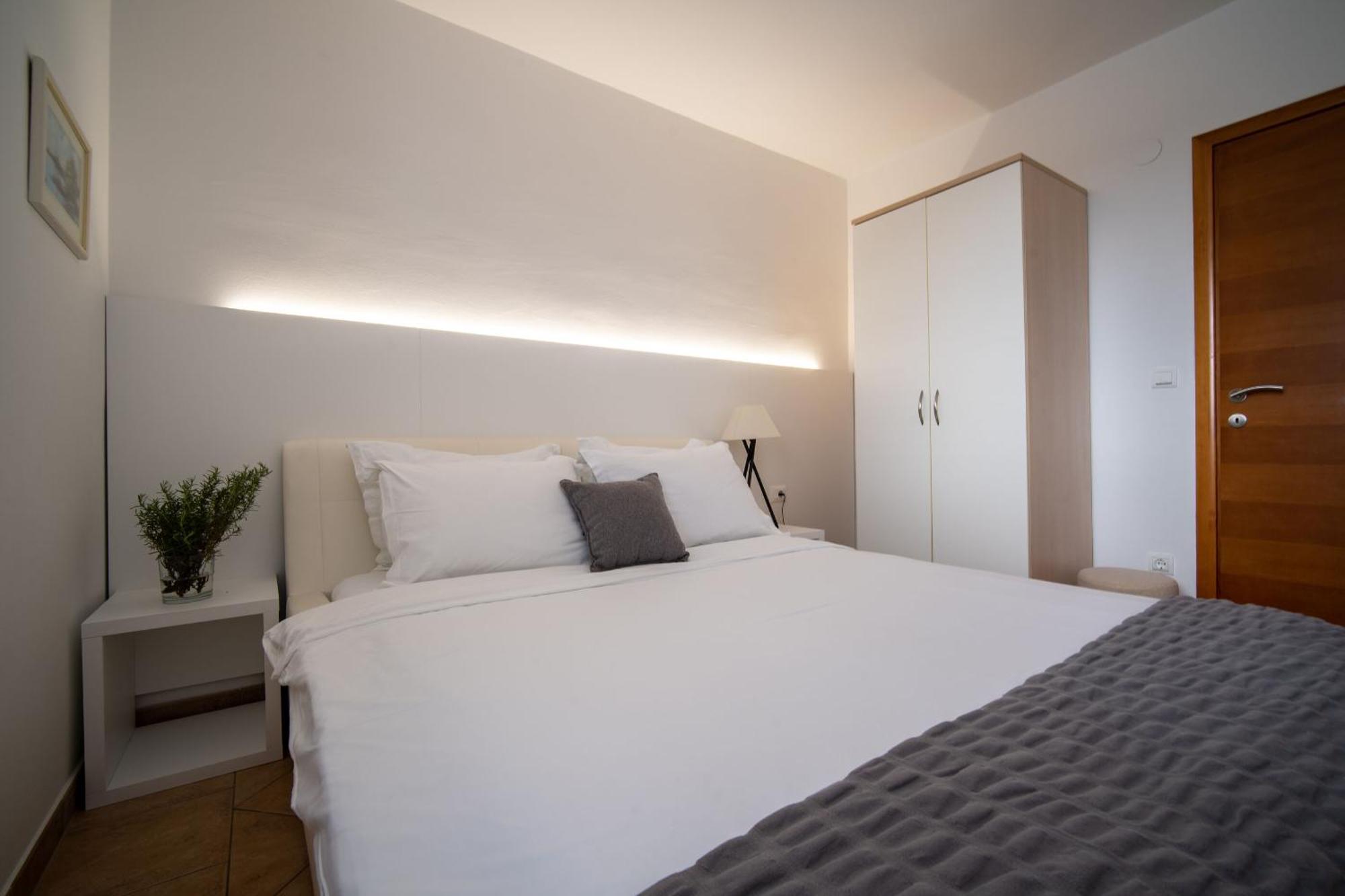 Apartments Valbruna Rovinj Exterior photo